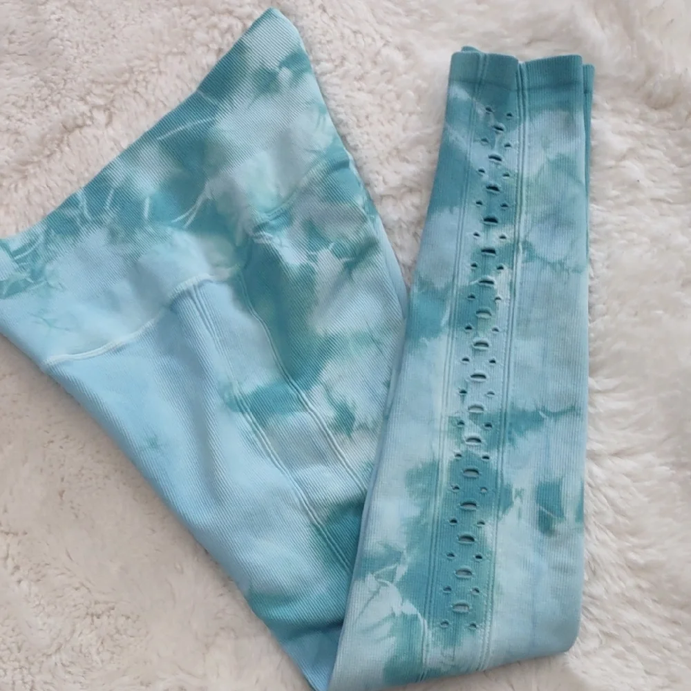 SPIRITUAL GANGSTER Blue Tie-Dye Leggings - Picture 15 of 16
